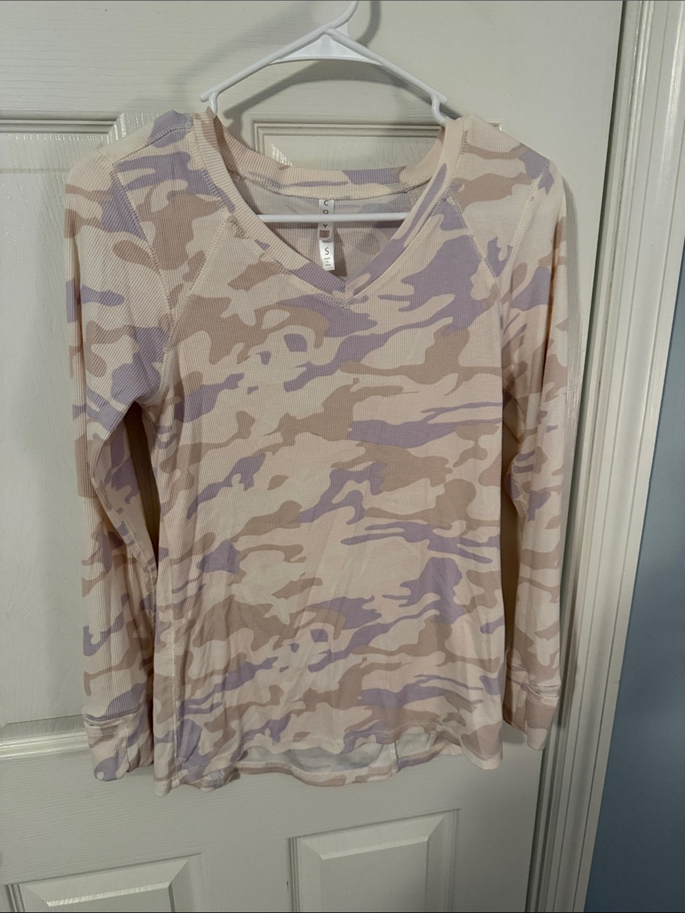 Cozy LuLaRoe Long-Sleeve V-Neck Camo Top - Lavender & Beige